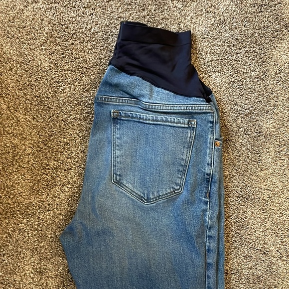 Old Navy Medium Wash Maternity Jean - Picture 4 of 5